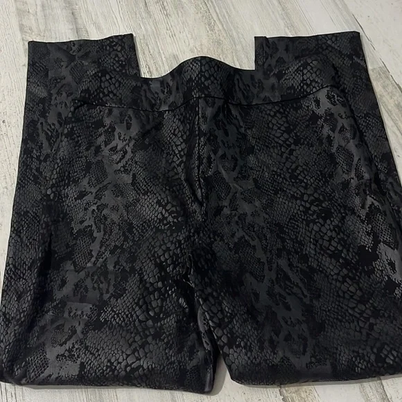 Krazy Larrry Python Pull On Pants Size 14 - Picture 6 of 13